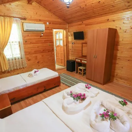 Rose Bungalow Homestay