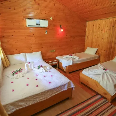 Rose Kemer